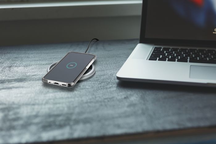 Arena Wireless Charger - Apple, Samsung and other Wireless Smartphones